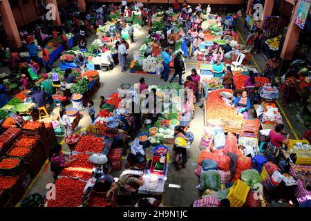 Guatemala Chichicastenango Plaza y Mercado - mercato all'aperto Chichi - bancarelle Foto Stock