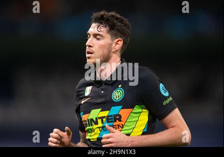 Estadio Santiago Bernabeu, Madrid, Spagna. 7 Dic 2021. Champions League Football, Real Madrid CF versus Inter Milan; Bastoni of Inter Milan Credit: Action Plus Sports/Alamy Live News Foto Stock