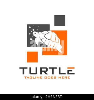 modello con logo turtle Foto Stock