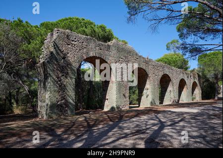 Frejus (Francia sud-orientale): Resti dell'acquedotto romano Foto Stock