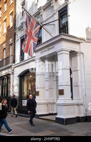 Regno Unito, Inghilterra, Londra, Saville Row, Gieves e Hawkes Tailors fondata nel 1771 Foto Stock