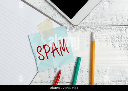 Didascalia testo con spam. Business vetrina pubblicità intrusiva messaggi inappropriati inviati su Internet composizione lettera idea, elenco testo Foto Stock