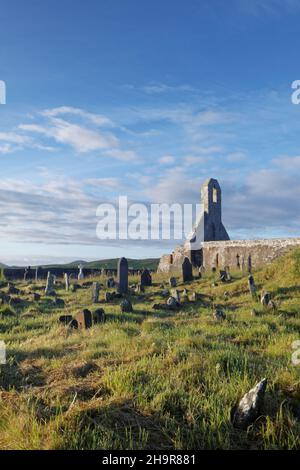 Ring of Kerry, Wild Atlantic Way, West Ireland, Iveragh Peninsula, crociera lungo le scogliere, Kerry Coastline, strada costiera panoramica alla luce del sole, Irlanda Foto Stock