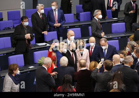 Berlino, Germania. 08th Dic 2021. Nel Bundestag per l'elezione del nuovo Cancelliere federale nel palazzo del Reichstag (Foto di Simone Kuhlmey/Pacific Press) credito: Pacific Press Media Production Corp./Alamy Live News Foto Stock