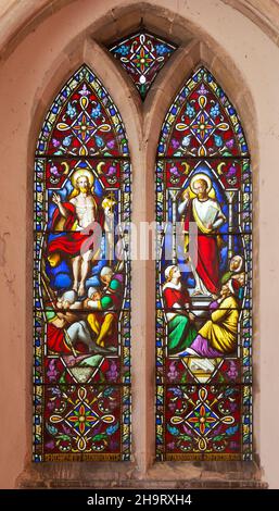 Vetrate Resurrection, predicazione nel tempio Brampton chiesa, Suffolk, Inghilterra, UK c 1875 di James Perry Warrington Foto Stock