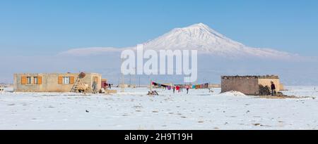 Condizioni invernali fredde e sfondo,Monte Ararat, Agri, Turchia Foto Stock