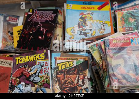 Ankara, Turchia - Dicembre 05 2021: Fumetti in un mercato delle pulci Foto Stock