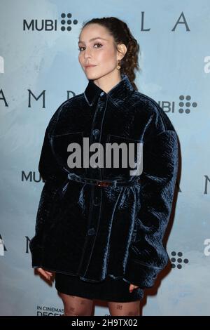 Noomi Rapace, Lamb - Gala Screening, Picturehouse Ritzy Cinema, Londra, UK, 08 dicembre 2021, Foto di Richard Goldschmidt Foto Stock