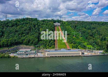 «29.07.2021, Germania, Renania settentrionale-Vestfalia, Herdecke-RWE centrale di stoccaggio a pompa Herdecke presso l'Hengsteysee. Il lago di Hengstey è un serbatoio in t Foto Stock