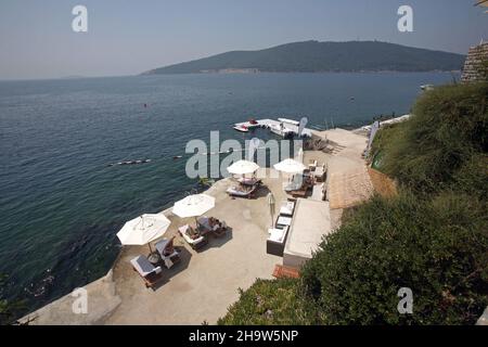 SEDEF ISLAND, TURCHIA - AGOSTO 4: Istanbul Prince Island Sedef (in turco: Sedef Adasi) il 4 agosto 2010 a Istanbul, Turchia. L'isola è ufficialmente un quartiere nel quartiere Adalar di Istanbul. Foto Stock