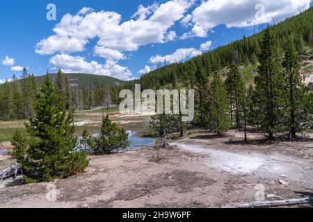 Artisti Paint Pots zona del Parco Nazionale di Yellowstone Foto Stock