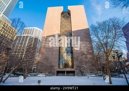 Minneapolis, Stati Uniti. 08th Dic 2021. Una visione generale del tribunale della contea di Hennepin durante gli argomenti di apertura del processo di Kim Potter il 8 dicembre 2021 a Minneapolis, Minnesota. Photo by Chris Tuite/imageSPACE Credit: Imagespace/Alamy Live News Foto Stock