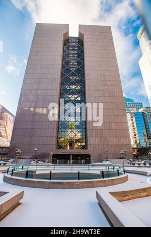 Minneapolis, Stati Uniti. 08th Dic 2021. Una visione generale del tribunale della contea di Hennepin durante gli argomenti di apertura del processo di Kim Potter il 8 dicembre 2021 a Minneapolis, Minnesota. Photo by Chris Tuite/imageSPACE Credit: Imagespace/Alamy Live News Foto Stock