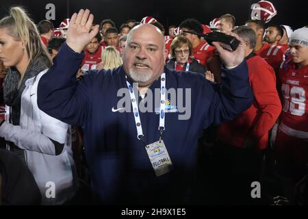 CIF Southern Section il commissario Thom Simmons reagisce durante il campionato di calcio CIF-SS Divisione i tra Mater dei e Servite, ven Foto Stock