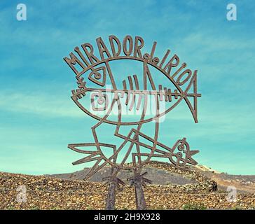 Segno di ingresso al Mirador edificio di osservazione, Mirador del Rio, Lanzarote, Isole Canarie, Spagna. Foto Stock