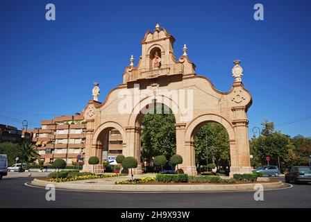 Vista della porta della città - Puerta de Estepa, Antequera, Spagna. Foto Stock