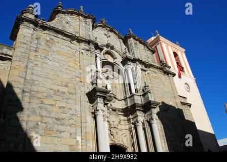 Vista frontale della chiesa di San Matthews (Iglesia San Mateo), Tarifa, Provincia di Cadice, Andalusia, Spagna, Europa Foto Stock