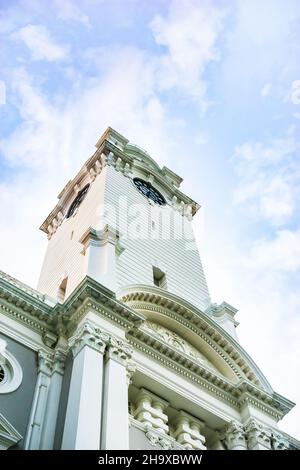 Torre dell'Orologio del Victoria Theatre e Sala dei Concerti presso Empress Place. Foto Stock