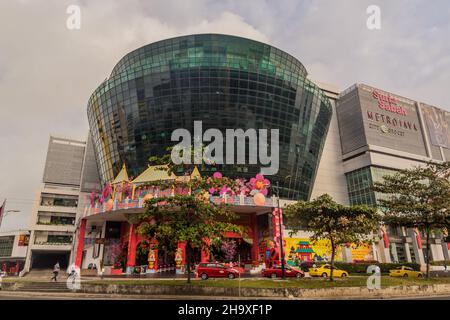 KOTA KINABALU, MALESIA - 26 FEBBRAIO 2018: Centro commerciale Suria Sabah a Kota Kinabalu, Sabah, Malesia Foto Stock