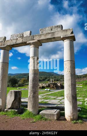 Messina antica: Un sito archeologico di spicco, più importante dell'antica Olimpia, l'antica Grecia Foto Stock