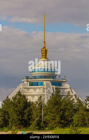 ASHGABAT, TURKMENISTAN - 17 APRILE 2018: Centro commerciale Altyn Asyr ad Ashgabat, Turkmenistan Foto Stock
