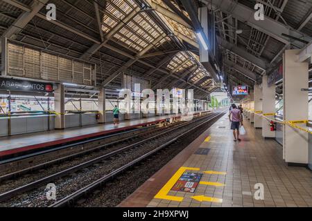 MANILA, FILIPPINE - 28 GENNAIO 2018: Stazione LRT di Abad Santos a Manila, Filippine Foto Stock