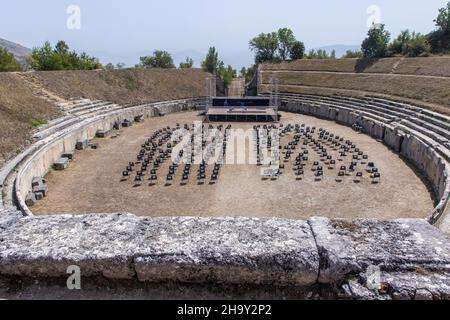 Alba Fucens è un sito archeologico costruito nel 4th secolo a.C. come colonia di diritto latino in una posizione elevata e ben fortificata di circa 34 ec Foto Stock