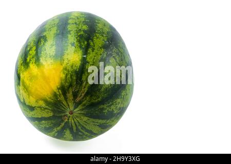 Vista ravvicinata del cocomero isolato su sfondo bianco. Sfondo bellissimo. Foto Stock