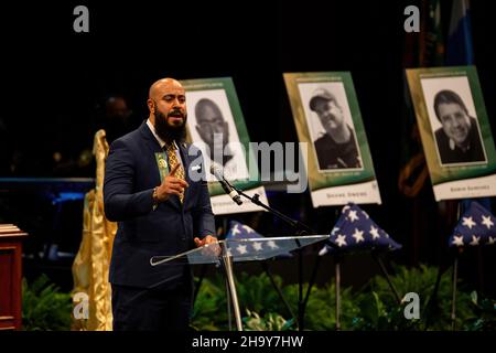 09 novembre 2021 – Sunrise, Florida, USA: Servizio commemorativo per i dipendenti dell'ufficio Broward Sheriff BSO deceduti da COVID-19 nel Faith Center Foto Stock