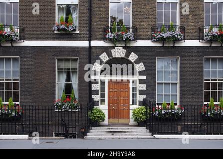 Londra, vecchia fila di case cittadine costruite nel 1700s Foto Stock