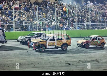 38 Lap Enduro. Motocicli. Monster Truck. Van Derby. Burnout. Corsa skid-car. Flagpole corsa. Figura 8 corsa degli autobus. Tour della distruzione 2021 Foto Stock