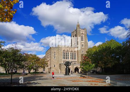 PRINCETON, NJ -31 Oct 2021- coloratissimo fogliame autunnale nel campus della Princeton University, nel New Jersey, Stati Uniti. Foto Stock