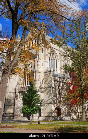 PRINCETON, NJ -31 Oct 2021- coloratissimo fogliame autunnale nel campus della Princeton University, nel New Jersey, Stati Uniti. Foto Stock