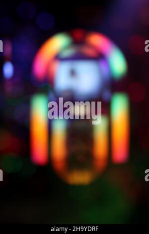 Jukebox vintage multicolore sfocato Foto Stock
