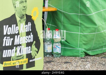 Regensburg, Baviera, Germania, 18. Agosto 2021, stand informativo alla campagna apparizione di Annalena Baerbock del partito tedesco Buendnis 90 Foto Stock