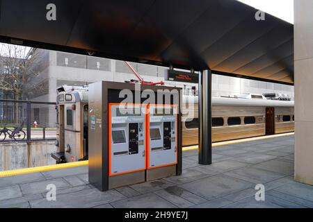 PRINCETON, NJ -31 Oct 2021- la stazione ferroviaria di Princeton nel campus della Princeton University, sede del treno navetta Dinky per la NJ Transit North Foto Stock