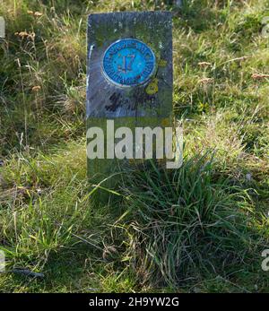 Primo piano di un cartello Pagham Harbour Heritage. Foto Stock