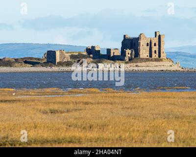 Castello di Piel sull'isola di Piel da Walney Island, Cumbria, Regno Unito. Foto Stock