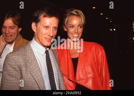 James Woods e Susan Anton partecipano allo Screening del film "in Love and War" della NBC in televisione il 3 marzo 1987 al DGA Theatre di West Hollywood, California Credit: Ralph Dominguez/MediaPunch Foto Stock