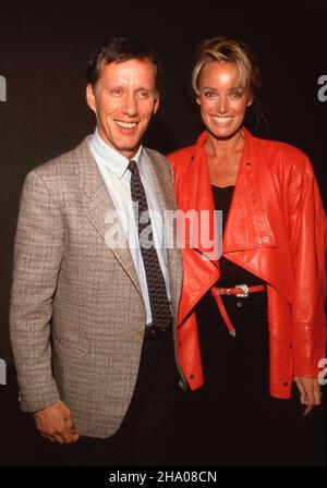 James Woods e Susan Anton partecipano allo Screening del film "in Love and War" della NBC in televisione il 3 marzo 1987 al DGA Theatre di West Hollywood, California Credit: Ralph Dominguez/MediaPunch Foto Stock