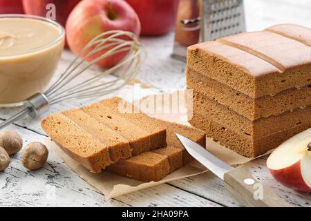 Marshmallow di Apple. Mele frullato o salsa di mele al forno con albume d'uovo montato. Torta di mele. Pastila naturale biologica. Foto Stock