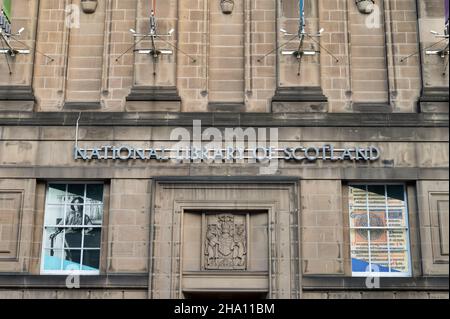 Edimburgo, Scozia - 20 novembre 2021: La Biblioteca Nazionale di Scozia a Edimburgo. Foto Stock