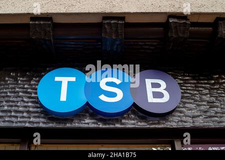 High Wycombe, Regno Unito. 9th dicembre 2021. TSB ha annunciato la chiusura di molte delle loro filiali nei prossimi mesi. Credit: Maureen McLean/Alamy Foto Stock