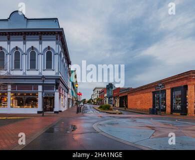 Centro storico di Eureka, California, con edifici antichi. Foto Stock