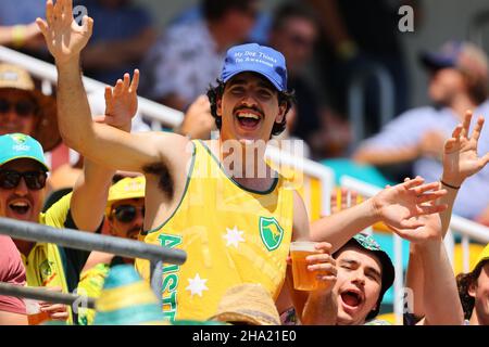Brisbane, Australia. 10th Dic 2021. I tifosi australiani festeggiano a Brisbane, Australia, il 12/10/2021. (Foto di Patrick Hoelscher/News Images/Sipa USA) Credit: Sipa USA/Alamy Live News Foto Stock