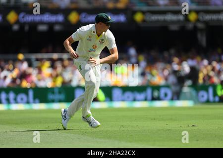 Brisbane, Australia. 10th Dic 2021. Cameron Green of Australia fa un colpo a Brisbane, Australia il 12/10/2021. (Foto di Patrick Hoelscher/News Images/Sipa USA) Credit: Sipa USA/Alamy Live News Foto Stock