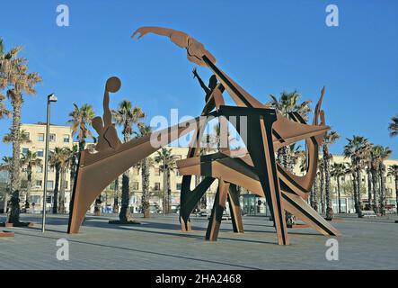 Scultura Tributo al nuoto nel quartiere Barceloneta di Barcellona, Catalogna, Spagna Foto Stock