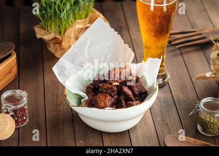 Ciotola di piccolo antipasto di costolette di agnello Foto Stock