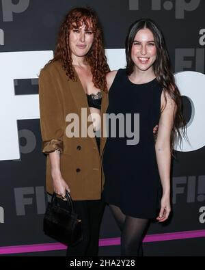 HOLLYWOOD, LOS ANGELES, CALIFORNIA, USA - 09 DICEMBRE: L'attrice Rumer Glenn Willis e la sorella/attrice Scout LaRue Willis arriva al Flip Grand Launch Event ospitato dall'artista Halsey, nominato da Grammy, con le esibizioni di Scout Willis, BIA, e Kehlani tenute ad Avalon Hollywood il 9 dicembre 2021 a Hollywood, Los Angeles, California, Stati Uniti. (Foto di Xavier Collin/Image Press Agency) Foto Stock