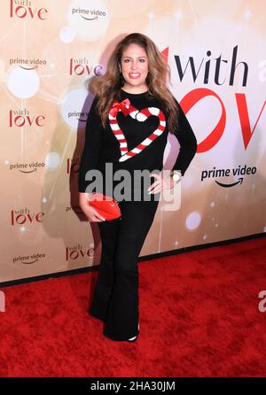 Los Angeles, California, Stati Uniti. 9th Dic 2021. L'attrice Lizza Morales partecipa alla stagione One Red Carpet di prime Video a Neuehouse Hollywood il 9 dicembre 2021 a Los Angeles, California, USA. Credit: Barry King/Alamy Live News Foto Stock